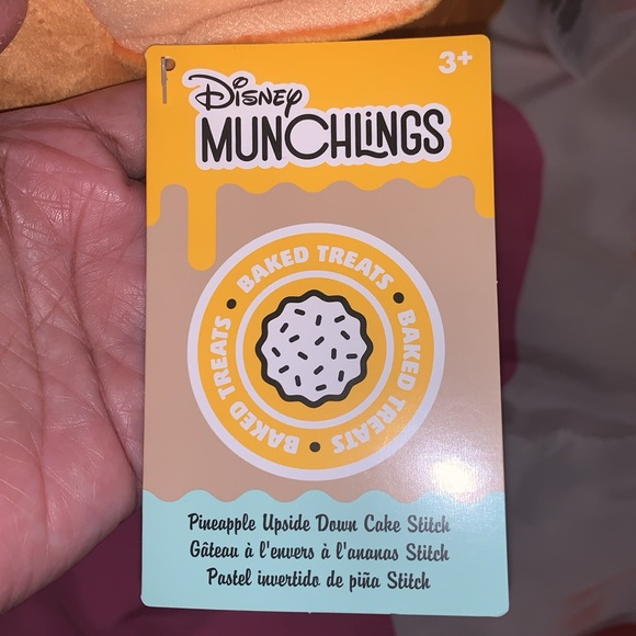 Disney Munchlings Pineapple Upside Down Cake Stitch Plush NWT - Picture 3 of 5